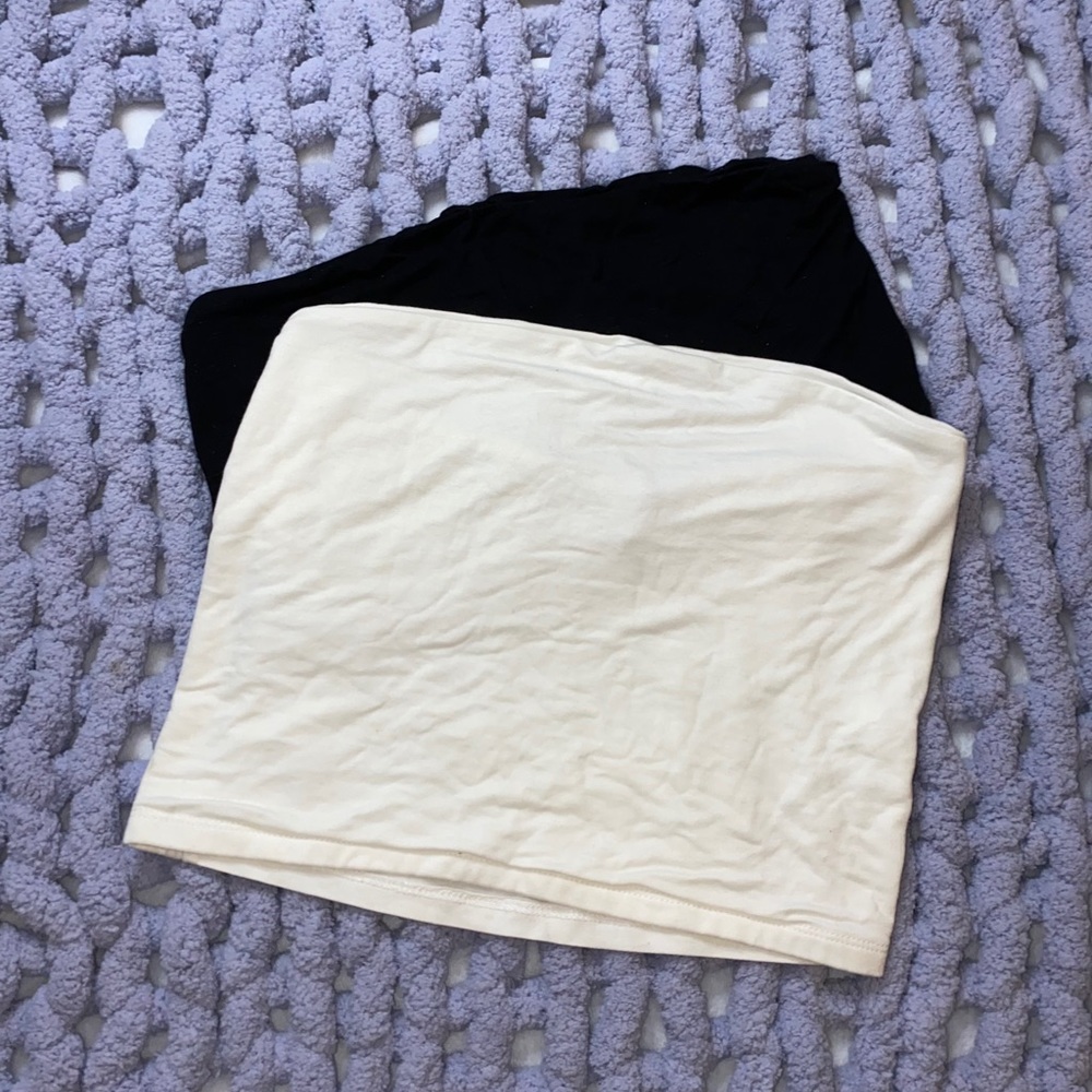 Tub tops. Black and white.